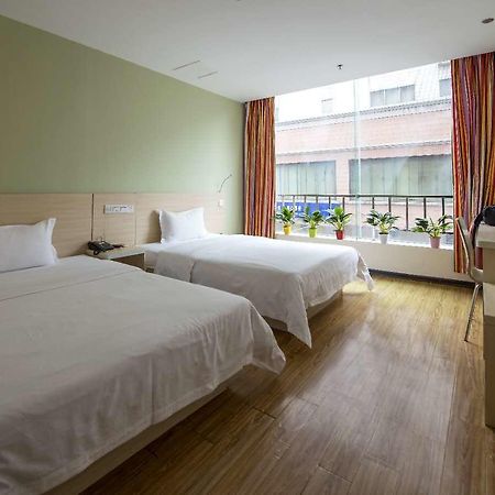 E+ Hotel Guangzhou Baixin Branch Dış mekan fotoğraf